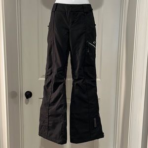 Oakley women’s lined front zip ski pants size xs loose fit color black